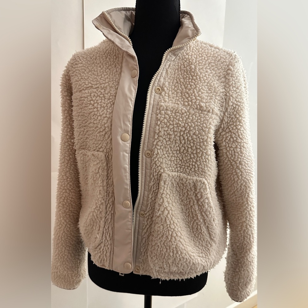 Fleece
Beige
Women's